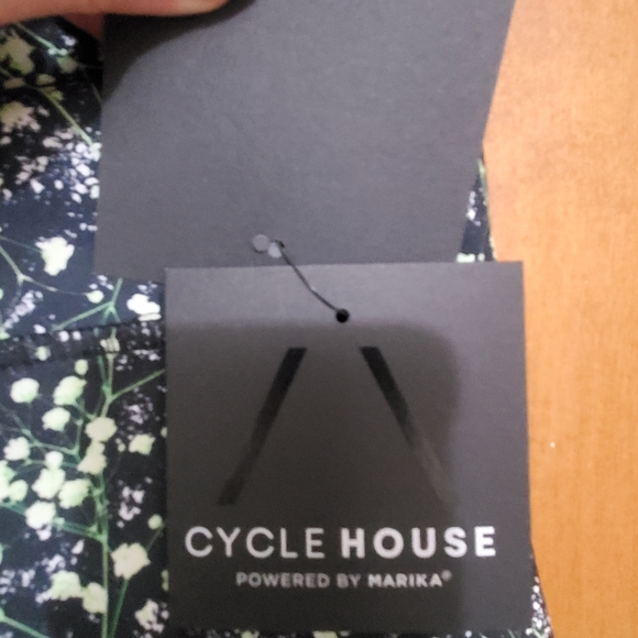 Cycle House by Marika short - Picture 3 of 5